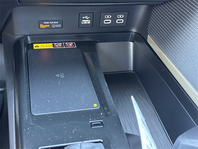 2025 Toyota Camry SE photo 24