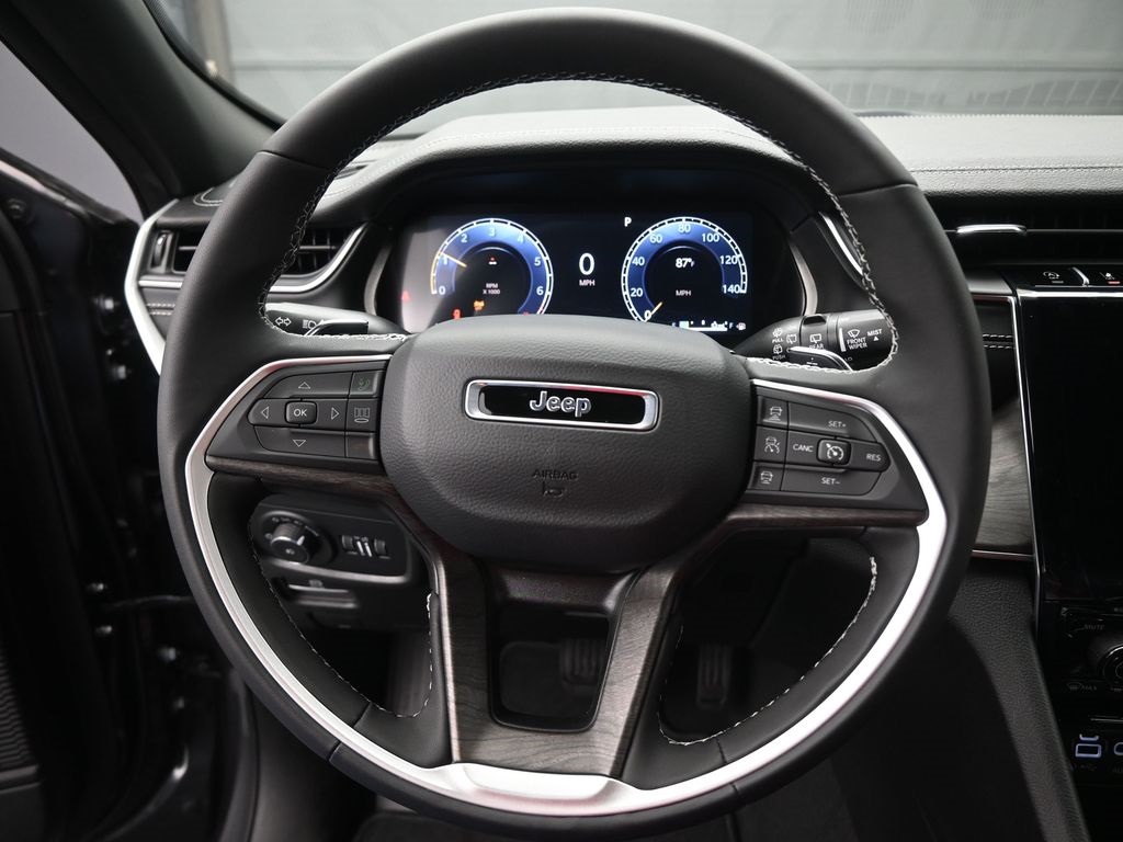 2025 Jeep Grand Cherokee Limited photo 28