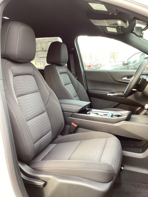 2025 Chevrolet Equinox LT photo 17