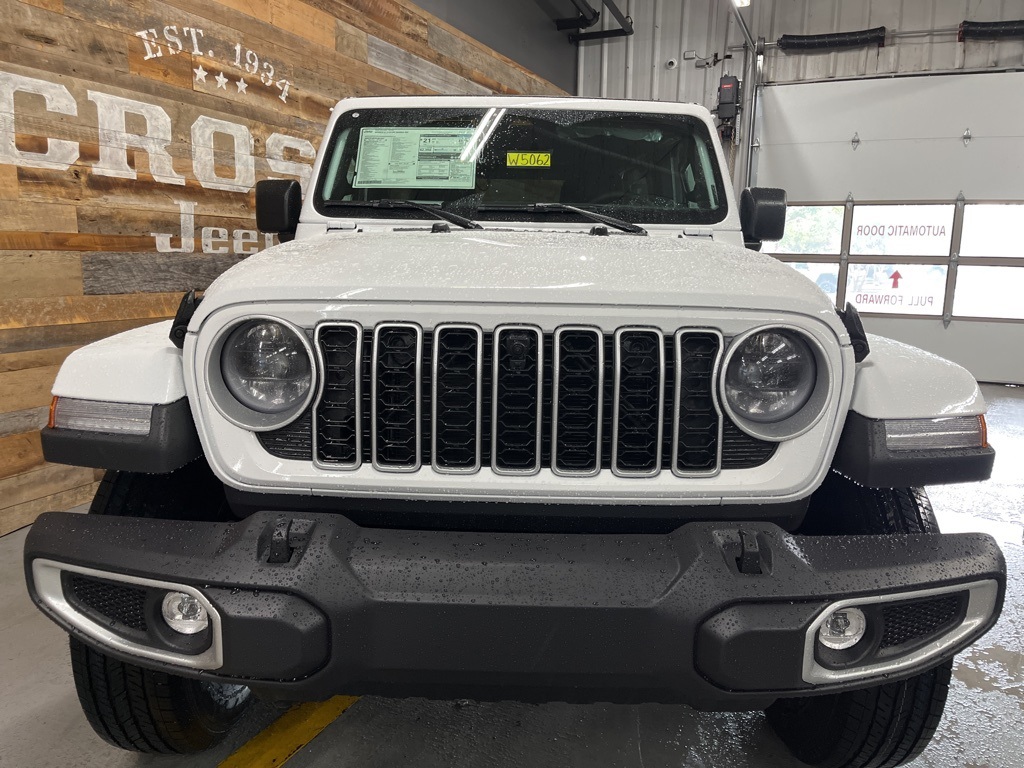 2026 Jeep Wrangler Unlimited Sahara photo 3