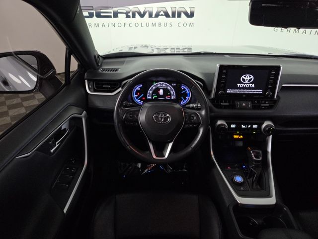 2020 Toyota RAV4 Hybrid XSE photo 14