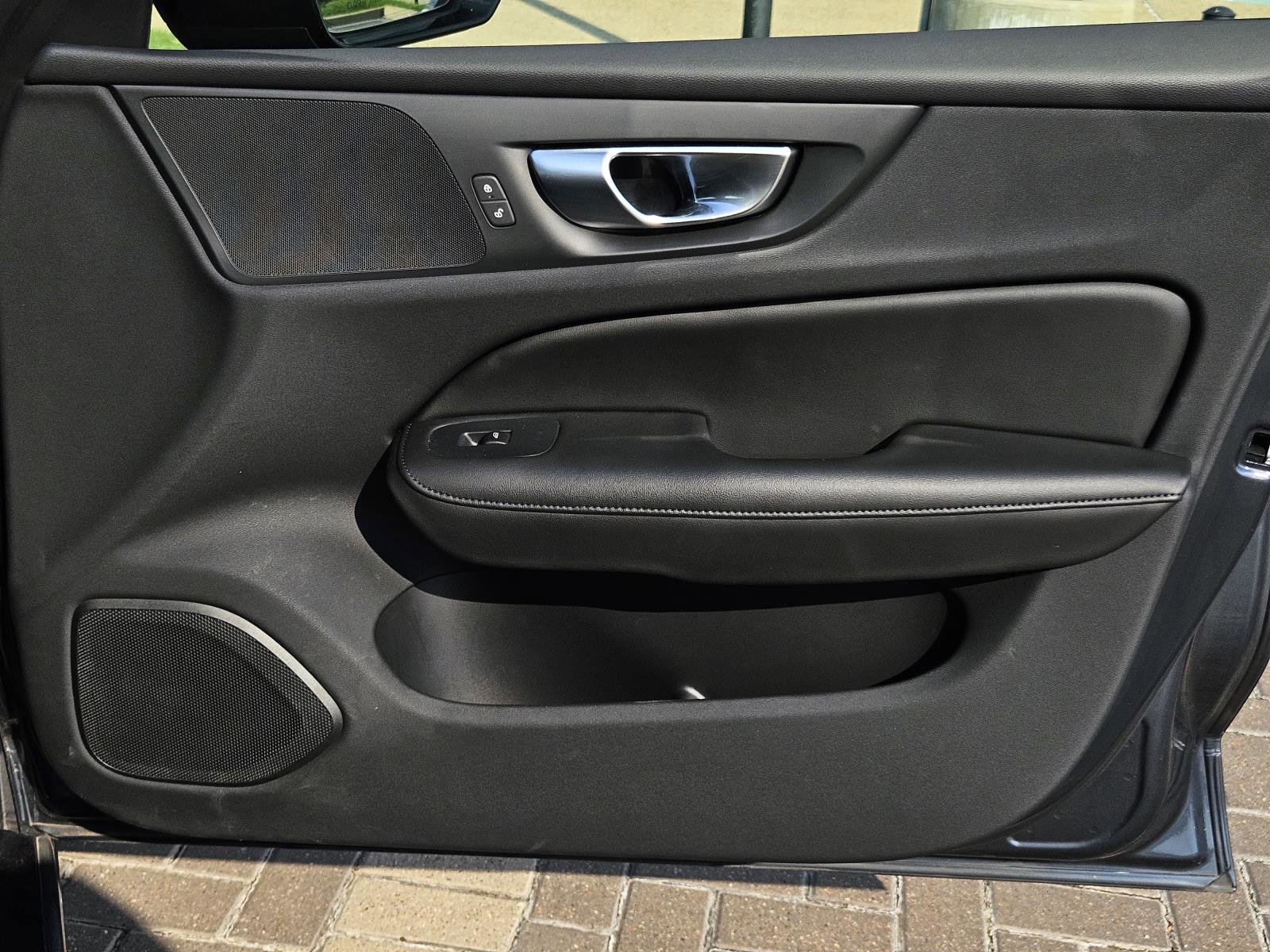 2024 Volvo S60 B5 AWD Plus photo 38