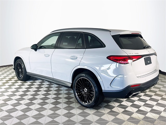 2026 Mercedes Benz GLC 300 4MATIC photo 4