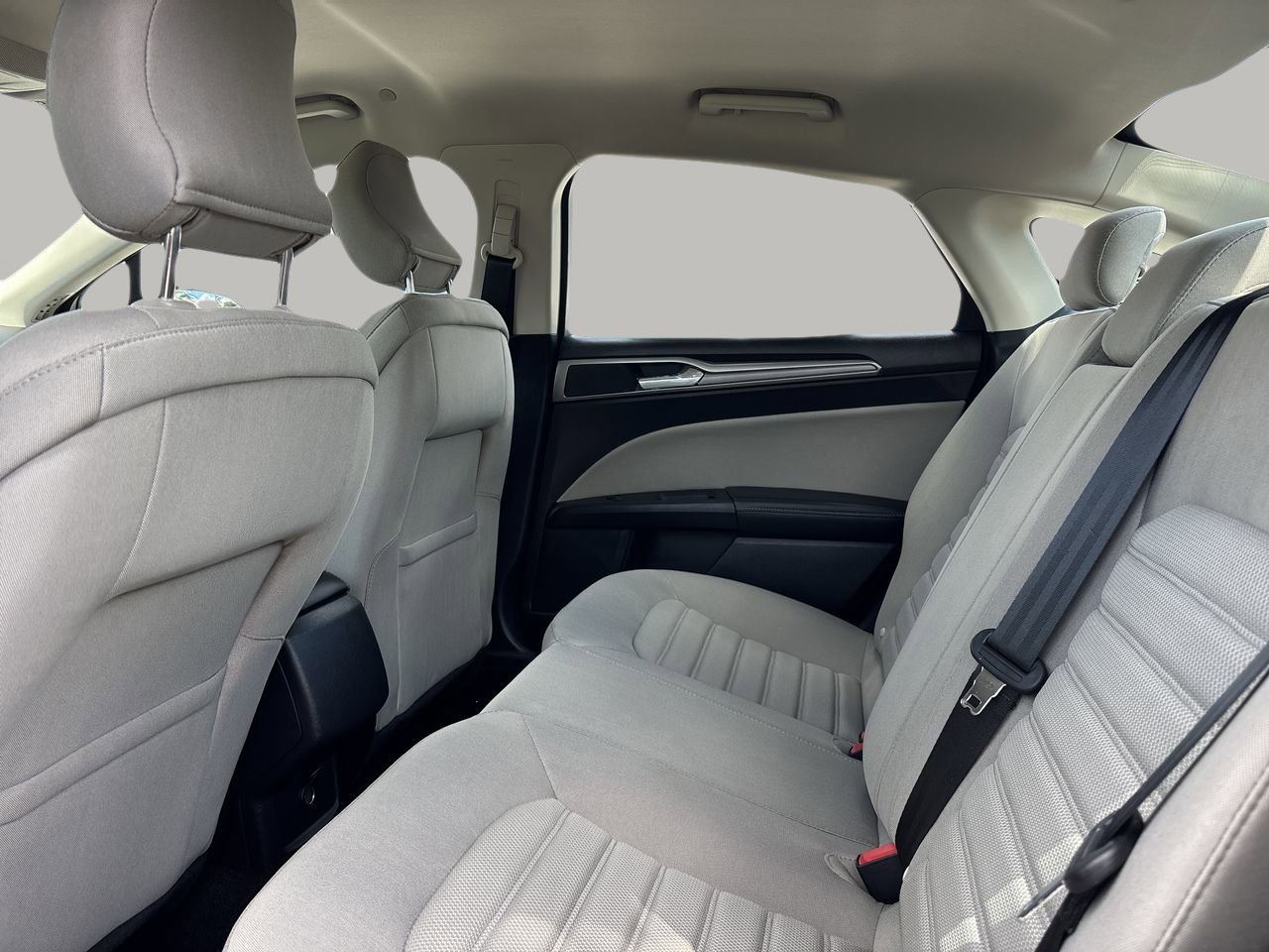 2018 Ford Fusion Hybrid S photo 16