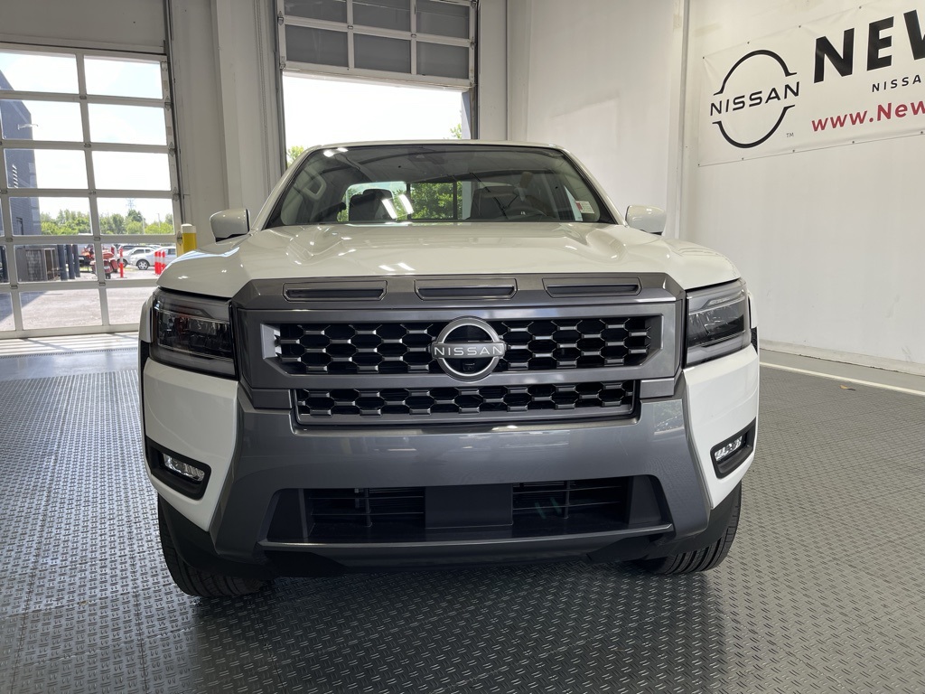 2025 Nissan Frontier SL photo 2
