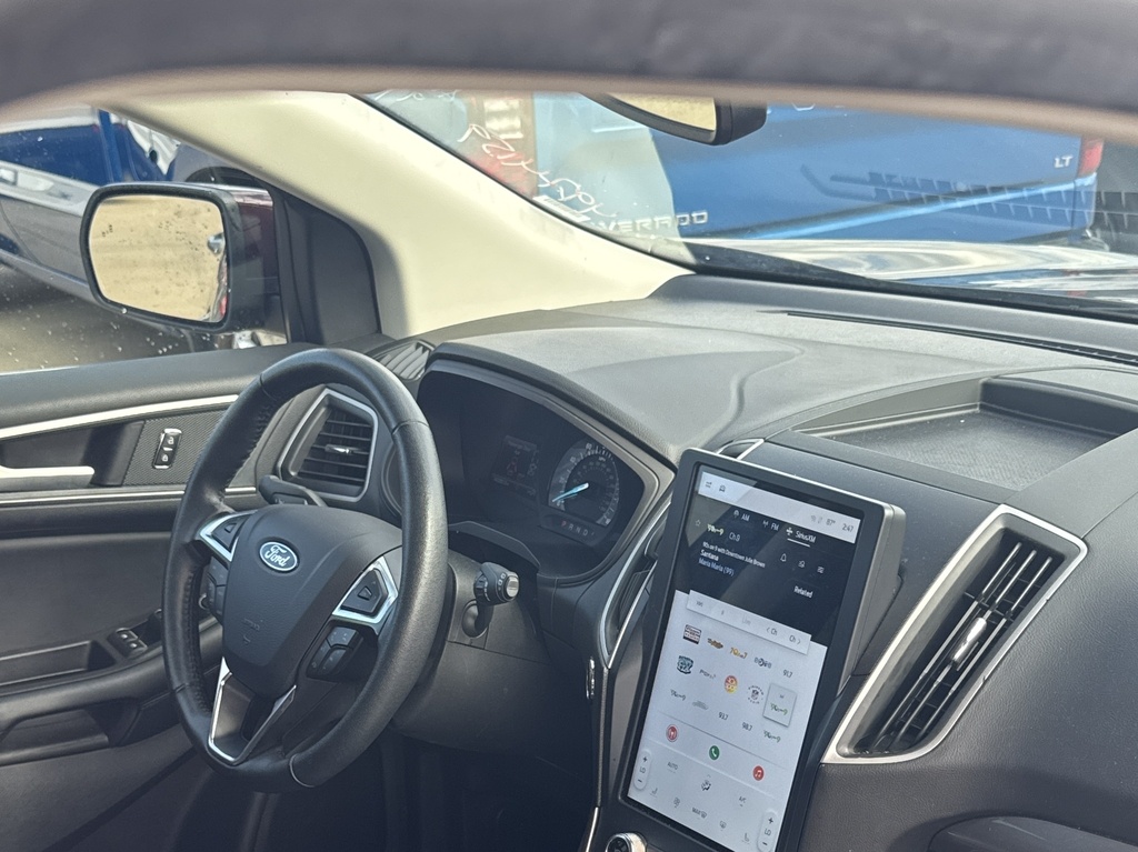 2024 Ford Edge SEL photo 3