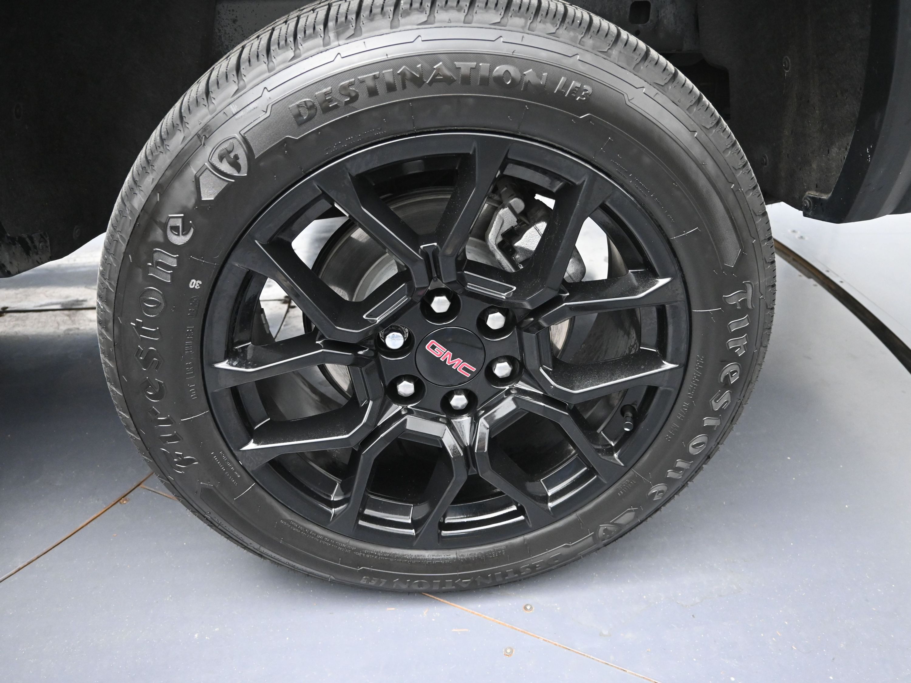 2024 Gmc Canyon Denali photo 12