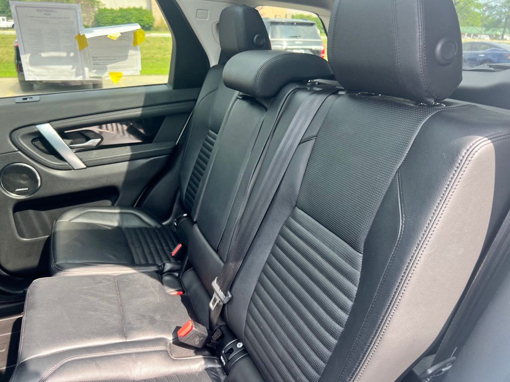 2020 Land Rover Discovery Sport S photo 15
