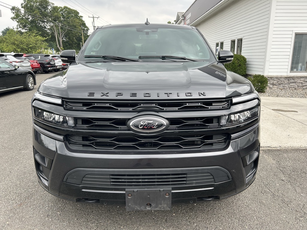 2022 Ford Expedition MAX Limited photo 2