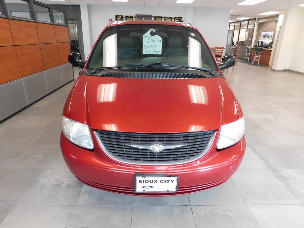 Used 2002 Chrysler Town & Country EX with VIN 2C8GP74L72R707871 for sale in Sioux City, IA