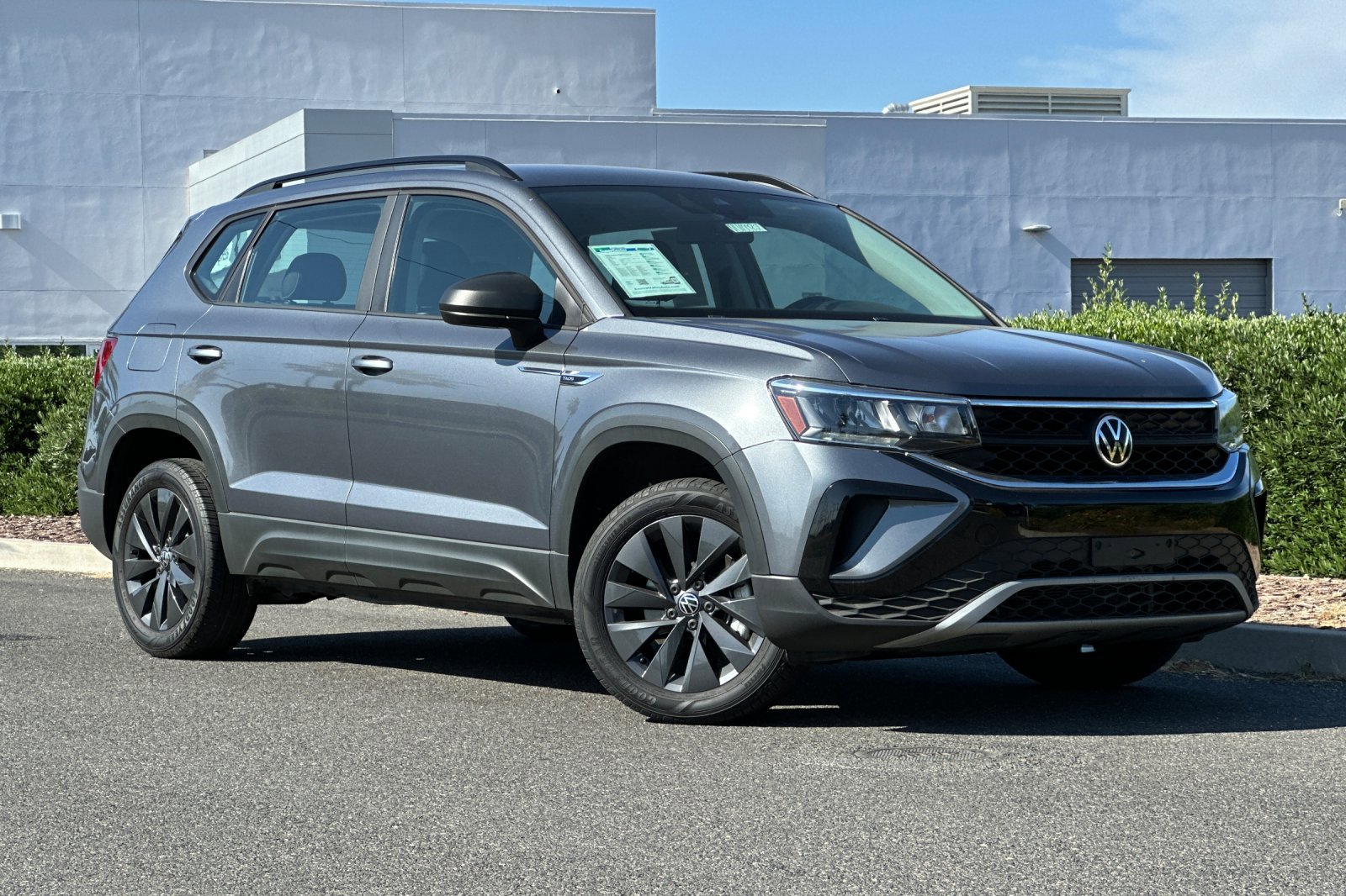 2022 Volkswagen Taos S photo 2
