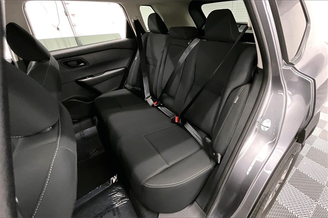 2025 Nissan Rogue S photo 10