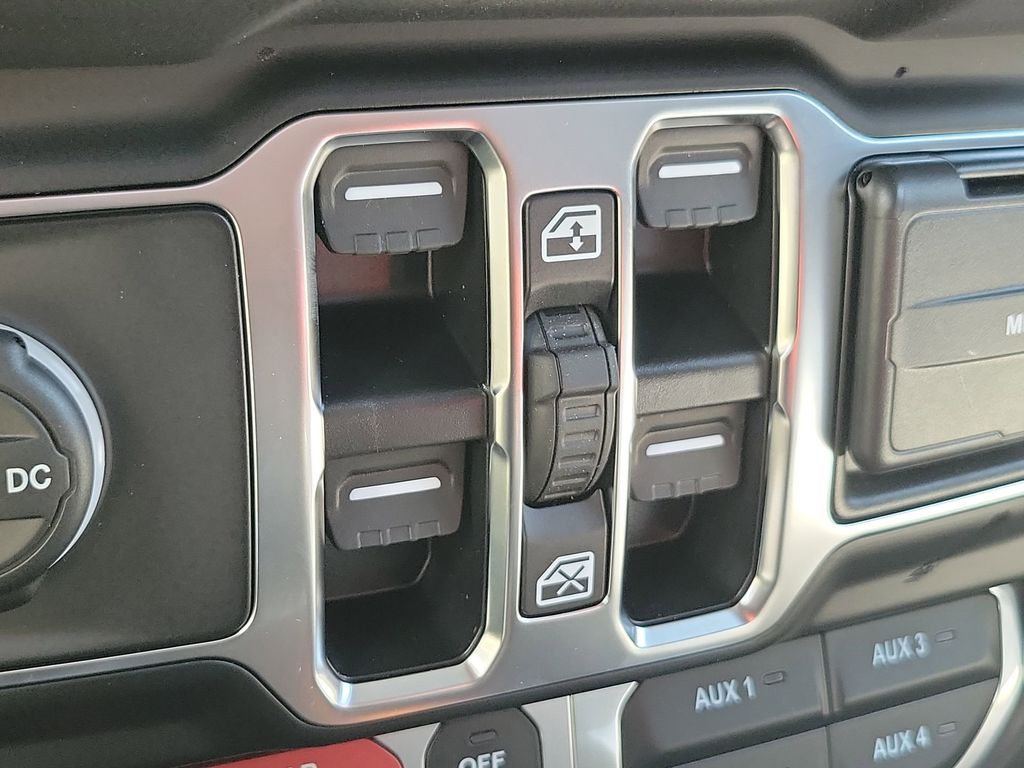 2025 Jeep Gladiator Rubicon photo 32