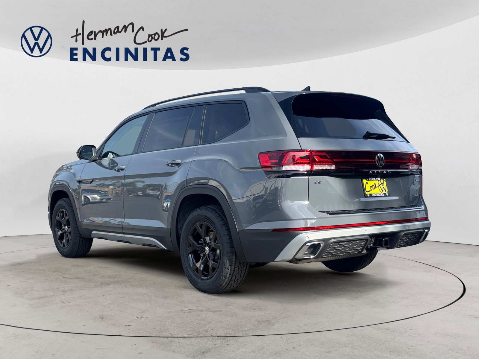2025 Volkswagen Atlas Peak Edition SE photo 2