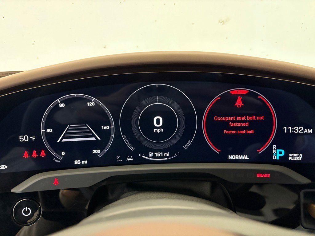 2024 Porsche Taycan GTS photo 19