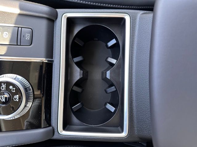 2024 Mitsubishi Outlander photo 37