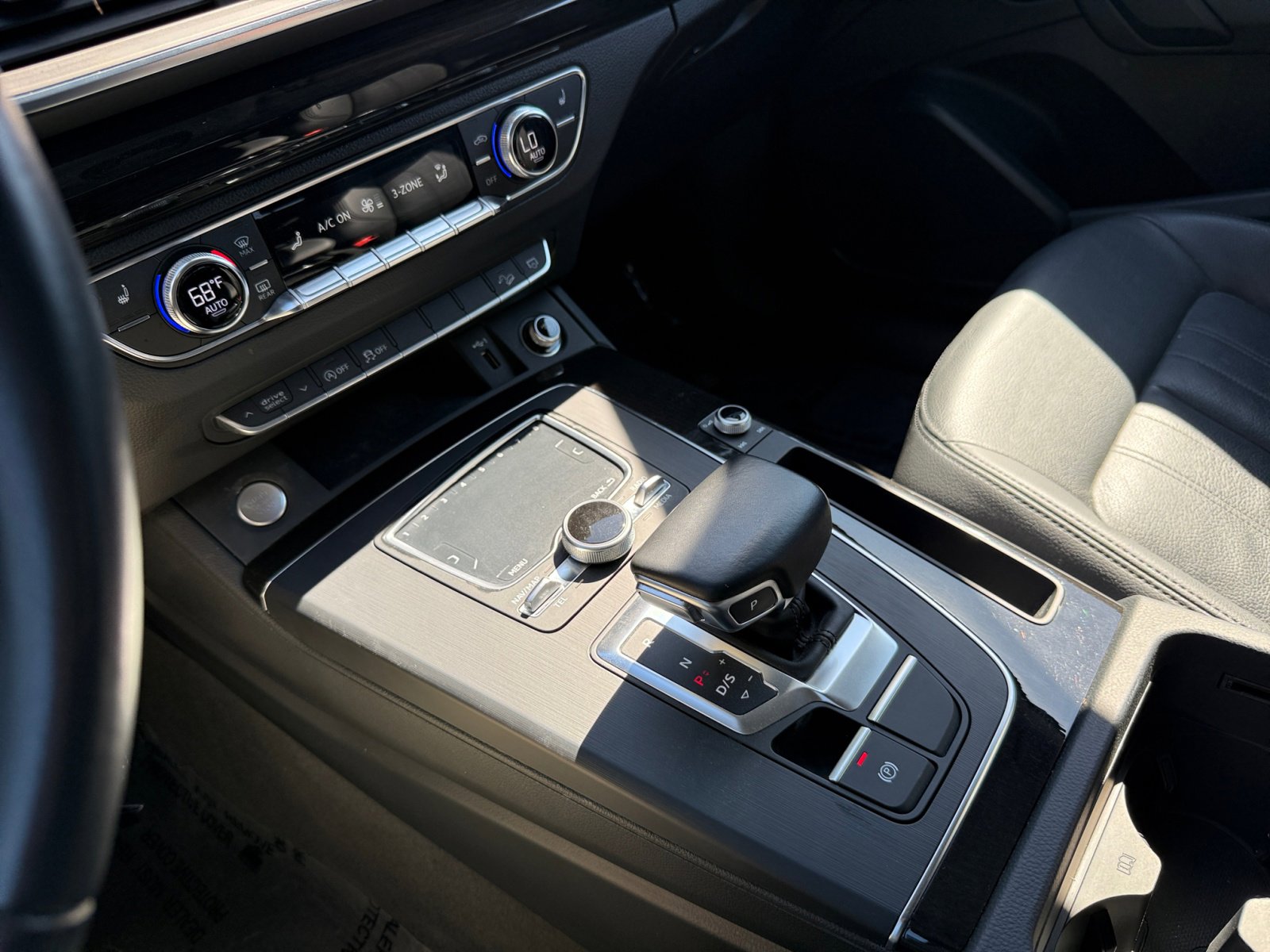 2018 Audi Q5 2.0T photo 12