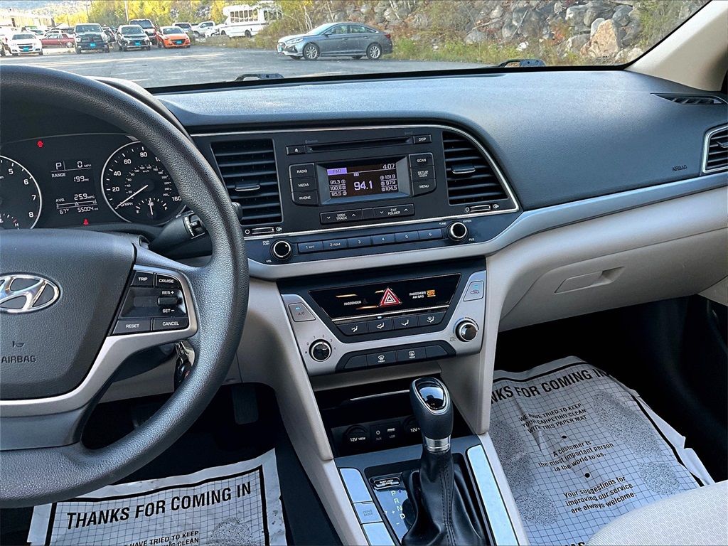 2017 Hyundai Elantra SE photo 18