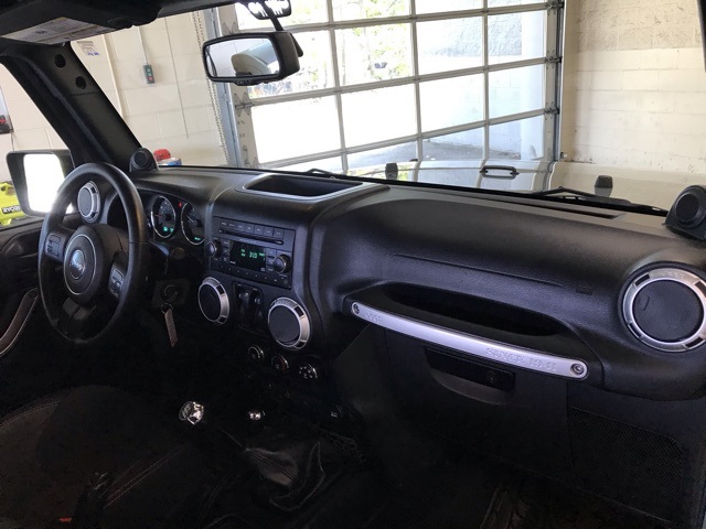 2014 Jeep Wrangler Rubicon photo 16