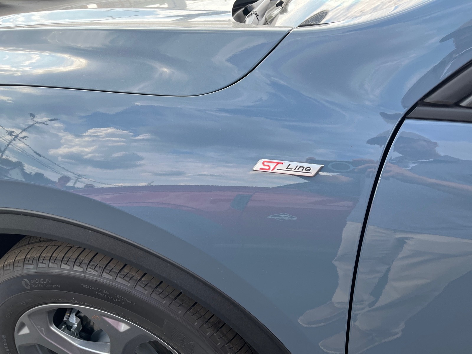 2025 Ford Escape ST-Line photo 6