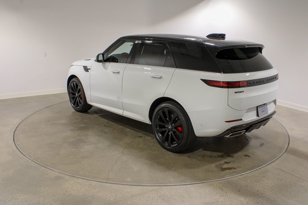 2025 Land Rover Range Rover Sport SE photo 2