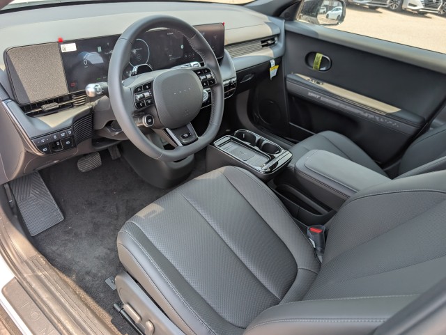 New 2025 ATLAS WHITE/BLACK Hyundai XRT image 9