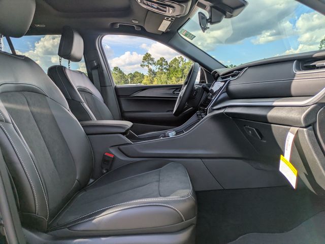2025 Jeep Grand Cherokee Altitude X photo 25