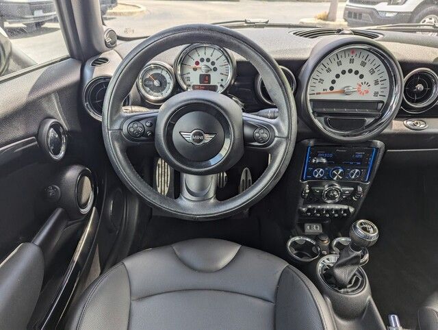 2013 Mini Cooper Convertible S photo 13