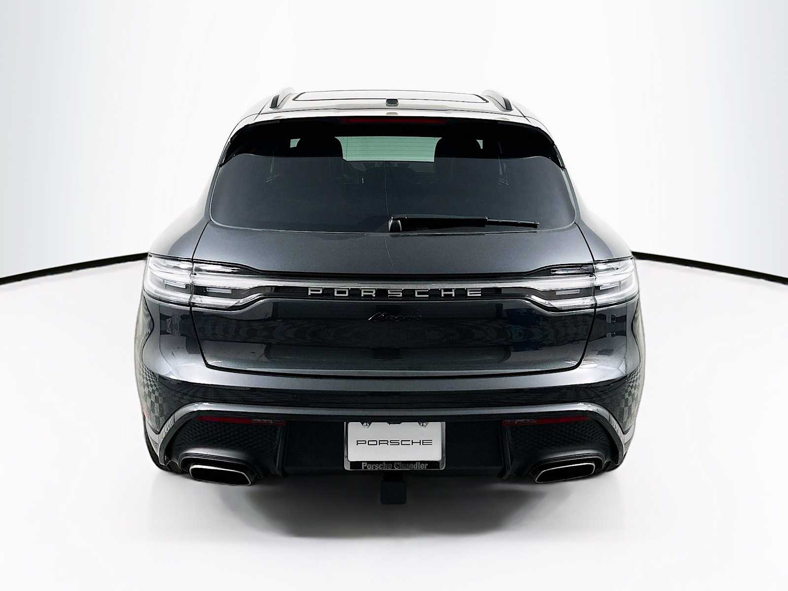 2026 Porsche Macan T photo 9