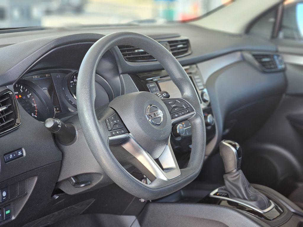2022 Nissan Rogue Sport S photo 9
