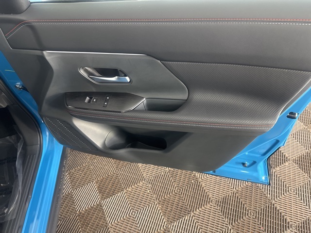 2026 Nissan Kicks SR photo 17