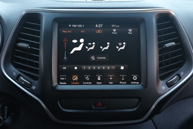 2020 Jeep Cherokee Latitude photo 25