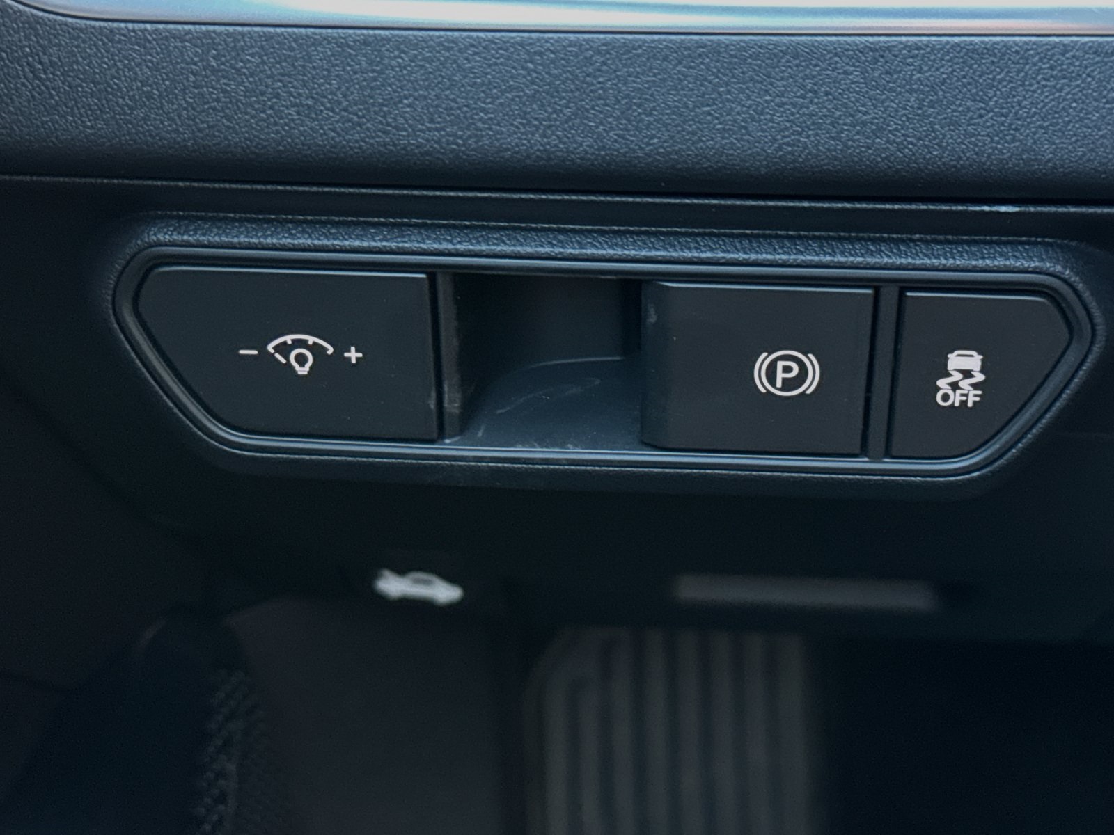 2025 Kia K4 GT-Line photo 28
