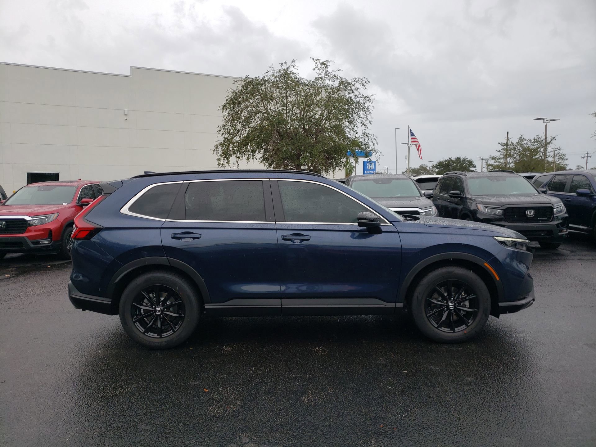 2025 Honda CR-V Hybrid Sport-L photo 3