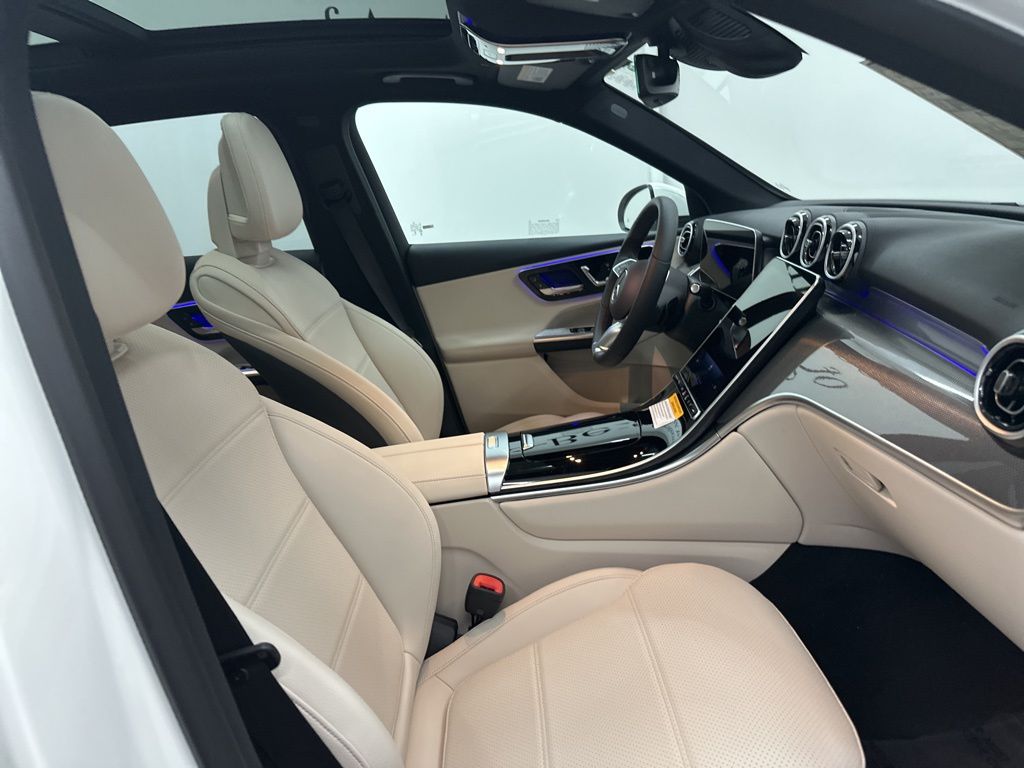 2026 Mercedes Benz GLC 300 photo 22