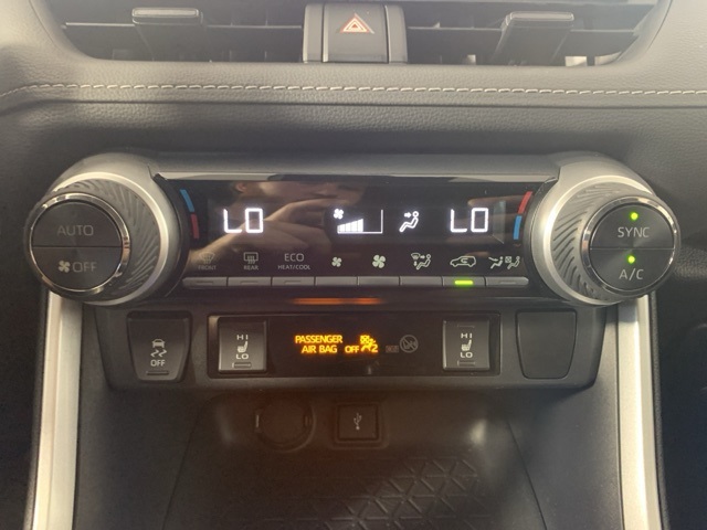 2021 Toyota RAV4 Hybrid XLE photo 18