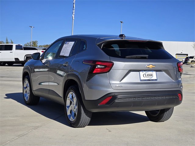 2024 Chevrolet Trax LS photo 3