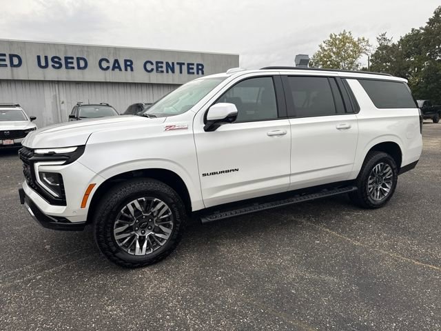 2025 Chevrolet Suburban Z71 photo 2