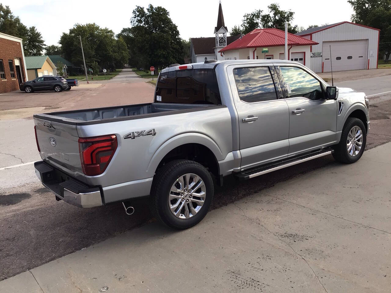 2025 Ford F-150 Lariat photo 3