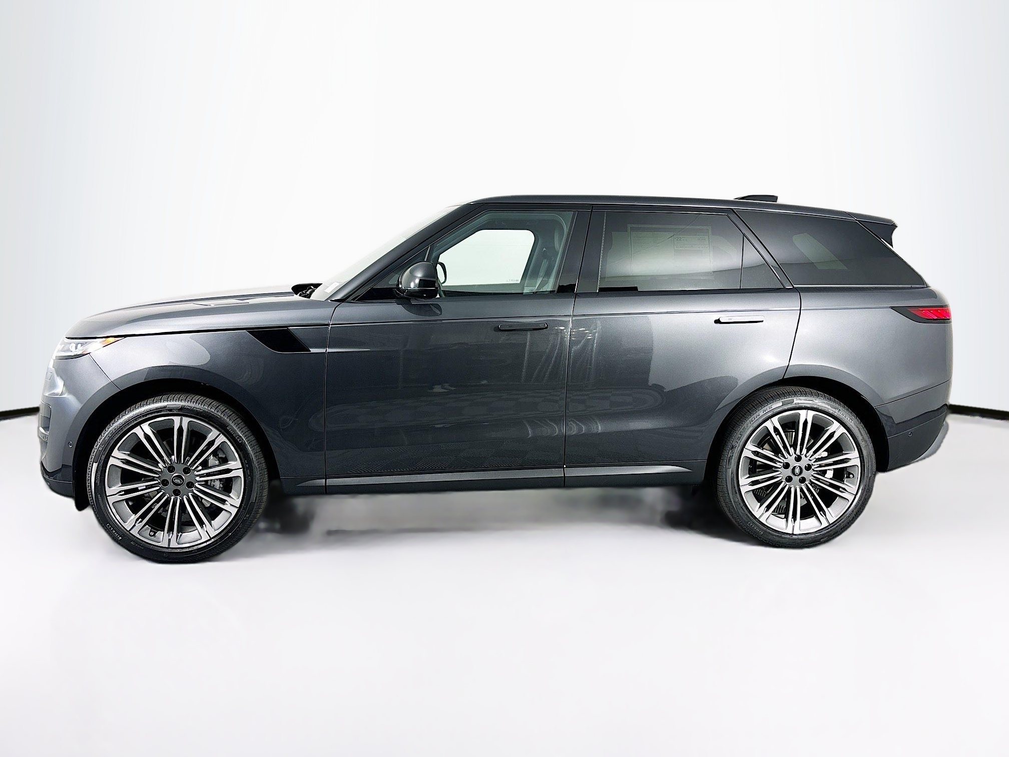2025 Land Rover Range Rover Sport SE photo 5