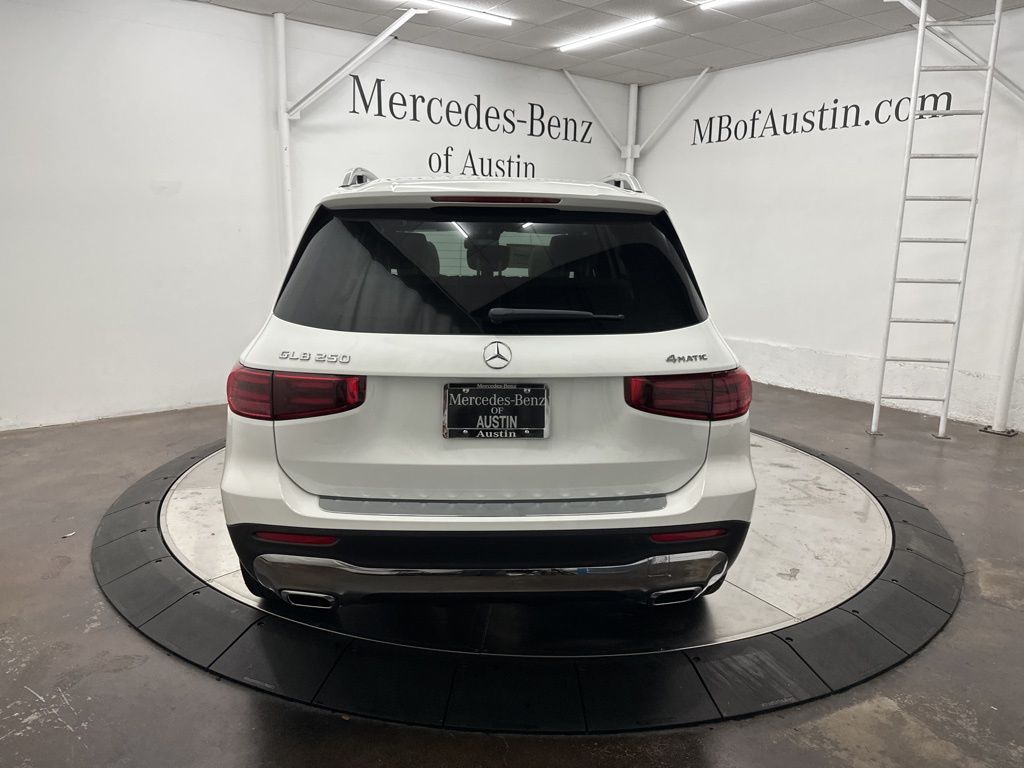 2026 Mercedes Benz GLB 250 4MATIC photo 6