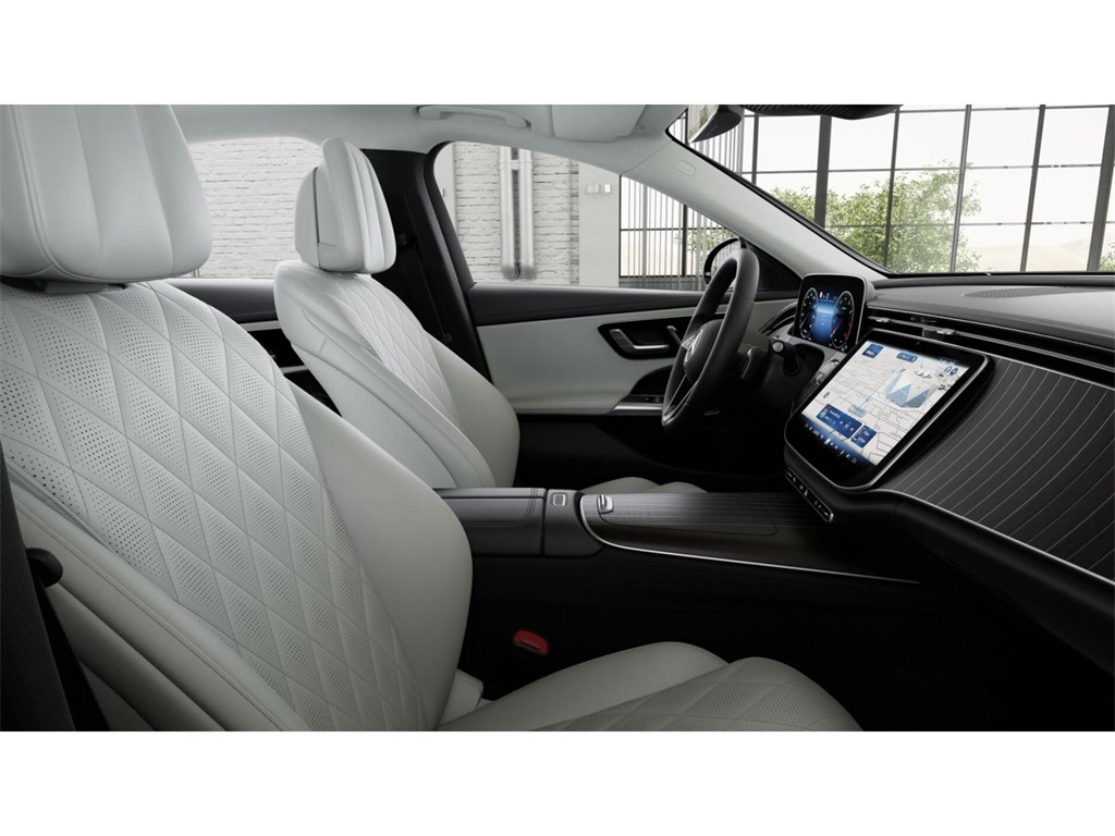 2025 Mercedes Benz E 350 4MATIC Sedan photo 4