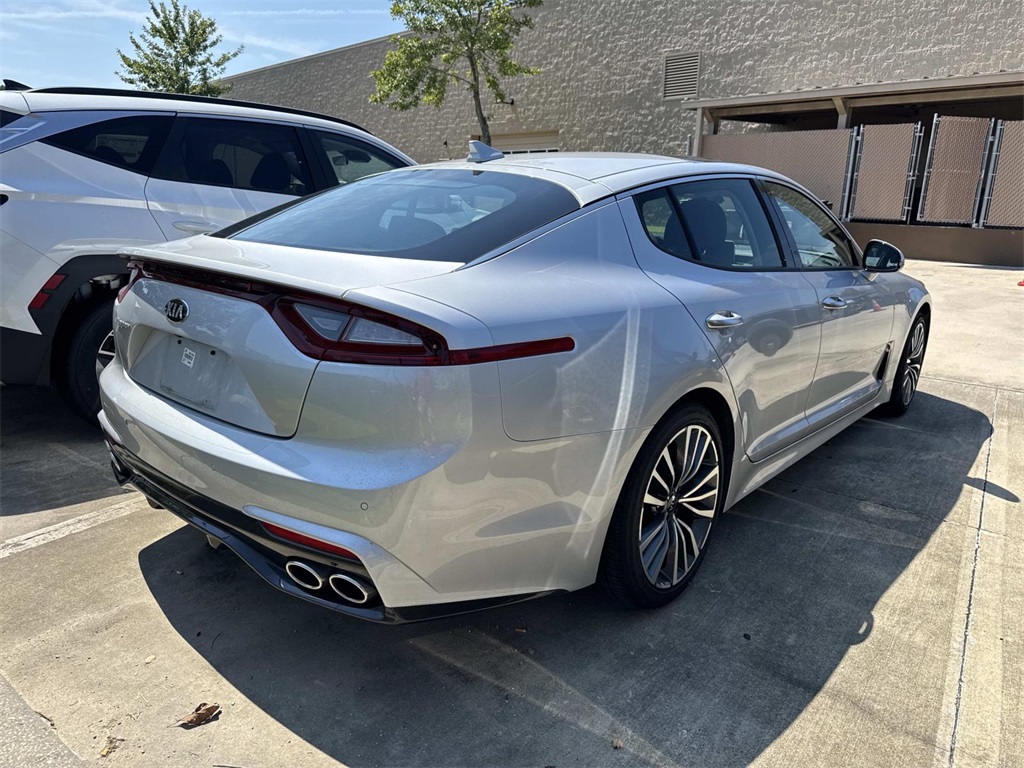 2018 Kia Stinger Premium photo 6