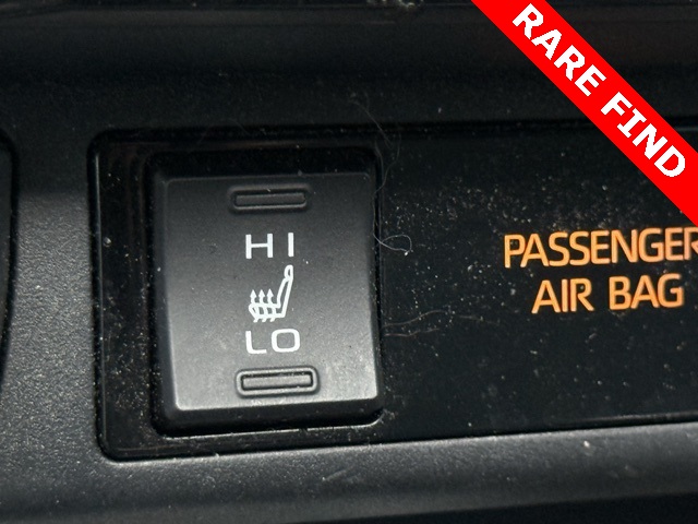 2022 Toyota RAV4 Hybrid XSE photo 13