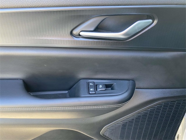 2023 Jeep Grand Cherokee Altitude photo 13