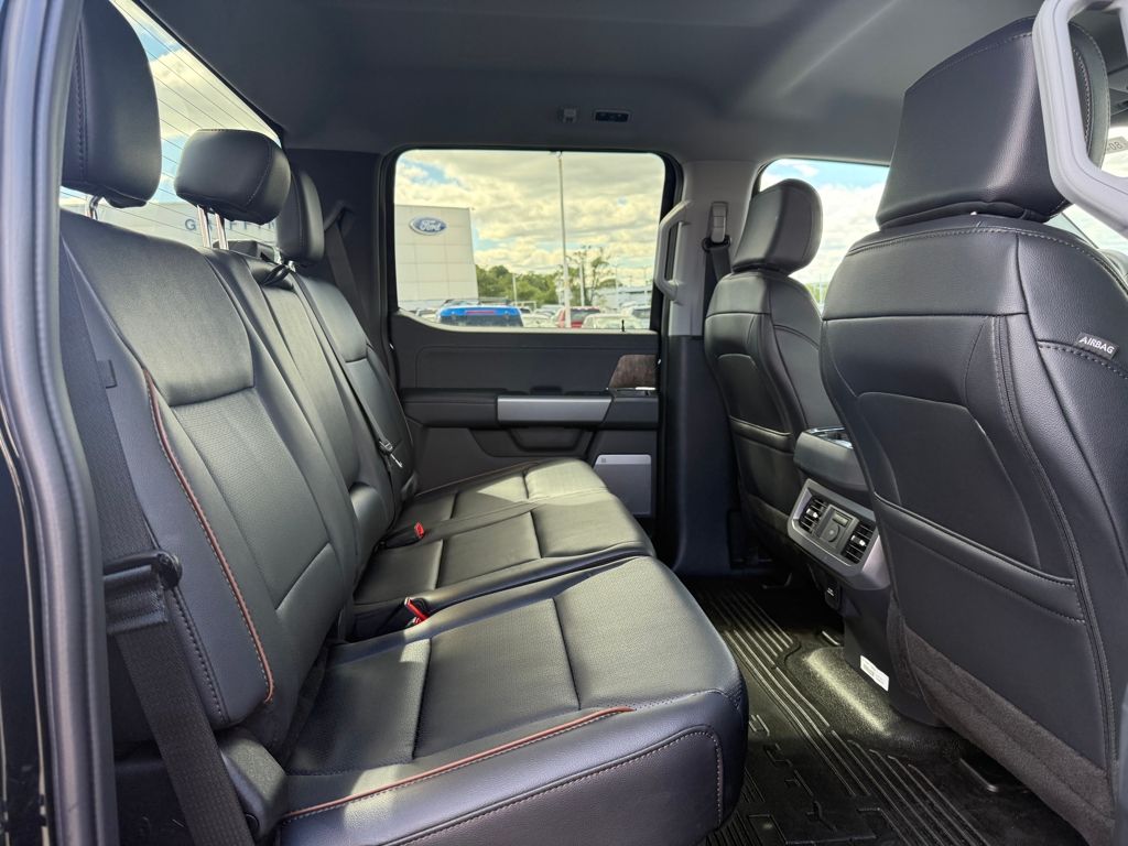 2026 Ford F-350 Lariat photo 11