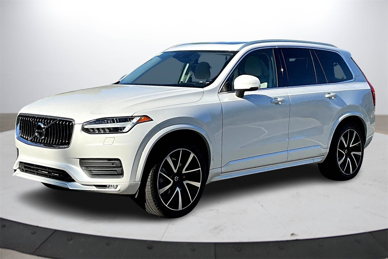 2020 Volvo XC90 T6 Momentum photo 4