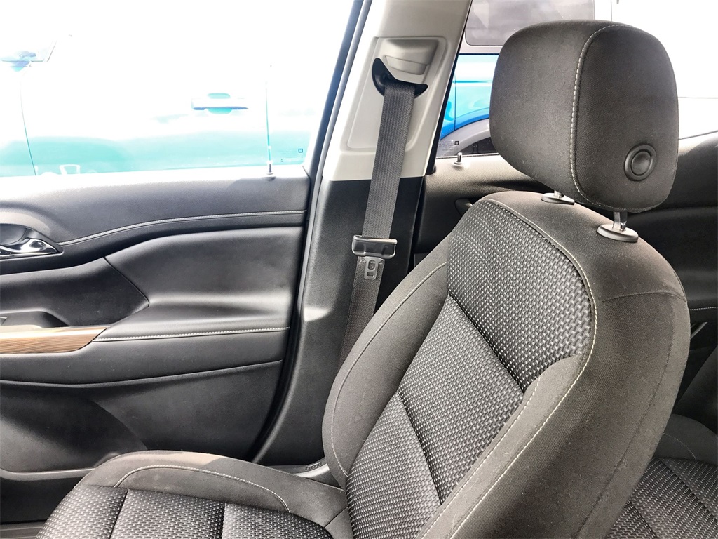 2023 Gmc Acadia SLE photo 21