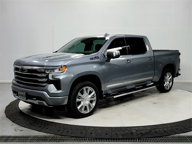 2023 Chevrolet Silverado 1500 High Country photo 3