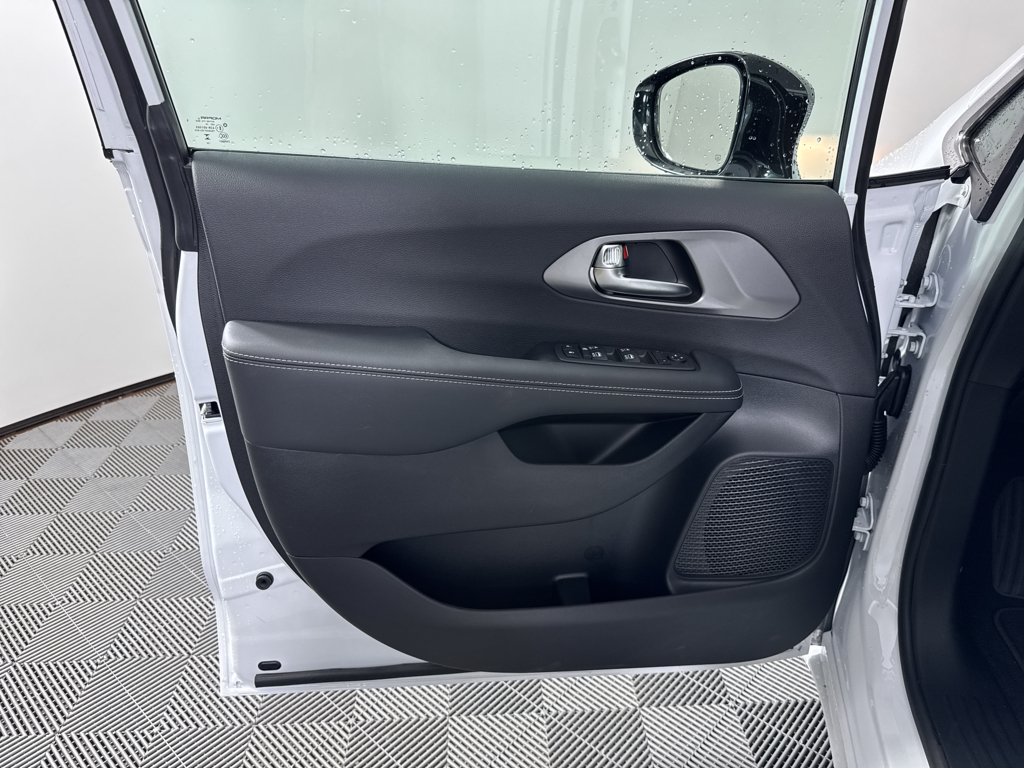 2026 Chrysler Voyager LX photo 24